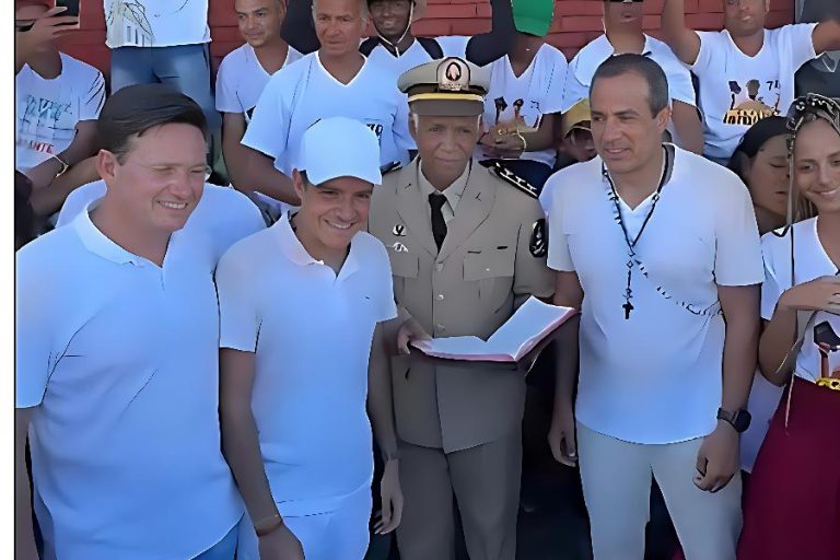 Isidório aparece com líderes da oposição na Lavagem do Bonfim e cena repercute na política baiana