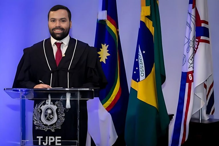 Aos 30 anos, brumadense realiza sonho e toma posse como juiz no estado de Pernambuco