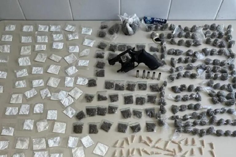 Confronto com a PM deixa suspeito morto e leva à apreensão de drogas e arma em Cândido Sales