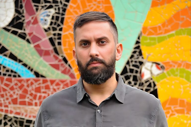 Direita perdeu identidade ao flertar com extrema direita e precisa de autocrítica, afirma historiador