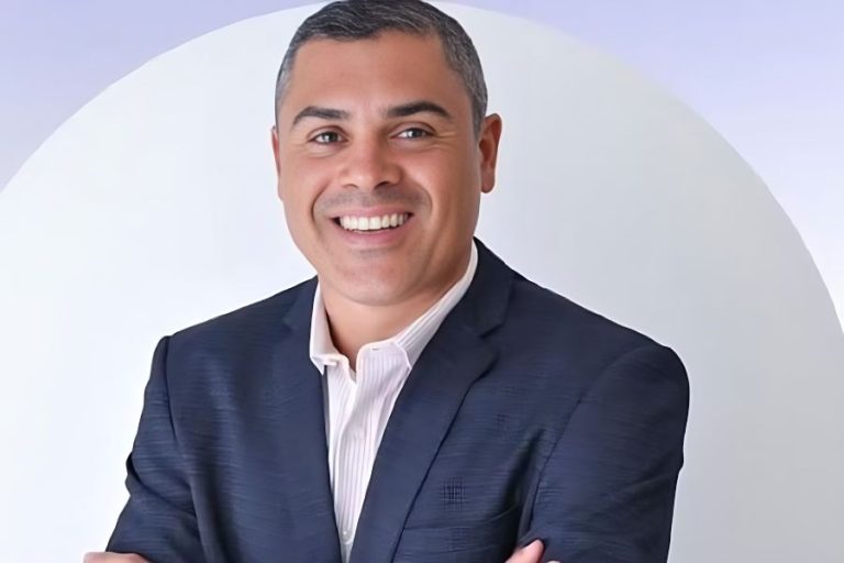 Empresário morre afogado ao tentar alcançar lancha que se soltou de píer em Jequié