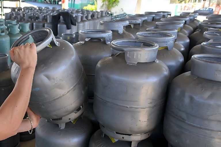 Gás de cozinha fica mais caro na Bahia e botijão pode subir cerca de R$ 5