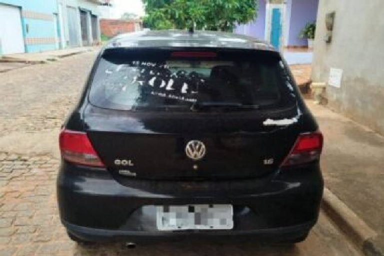 Ibiassucê: Polícia Militar apreende veículo com restrição judicial e condutor sem CNH