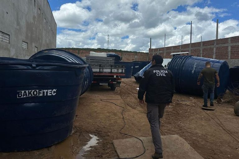 Polícia recupera 41 caixas d’água públicas e prende dois suspeitos por receptação no sudoeste da Bahia