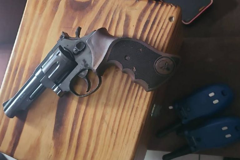 Polícia Civil e Rondesp prendem homem com revólver 357 em Brumado