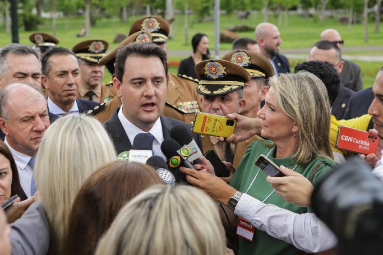 Ratinho Jr. pede indulto a Bolsonaro e escancara divisão no PSD rumo a 2026