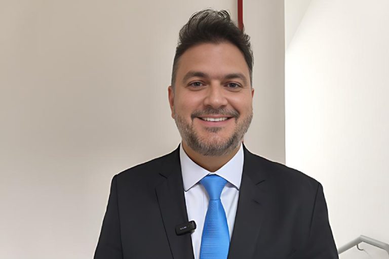 Bastidores pegam fogo: filho de Coronel avança por vaga de vice e reação de Geddel expõe tensão na base de Jerônimo