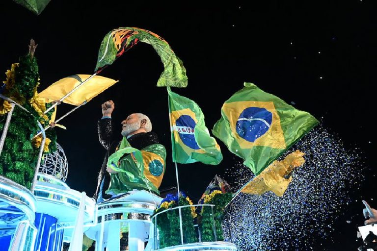 Acadêmicos de Niterói é rebaixada após homenagear Lula e debochar de conservadores e evangélicos no Carnaval do Rio