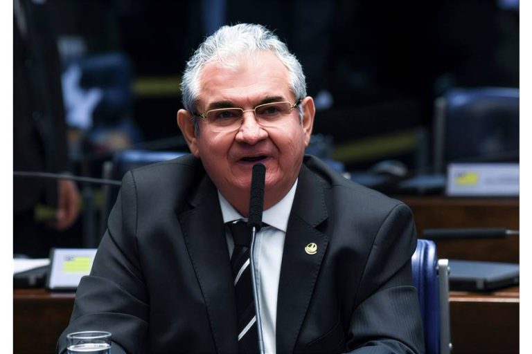 Após romper com o PSD, Ângelo Coronel é assediado por partidos e analisa novo rumo político na Bahia