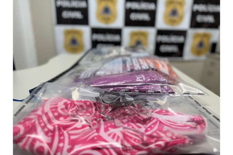 Carnaval na mira: Polícia prende trio e apreende 151 abadás clandestinos e remédios ilegais em Salvador