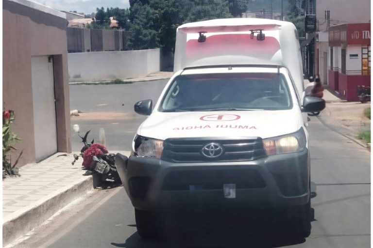 Colisão entre ambulância e moto deixa jovem ferido em Brumado e acende alerta no trânsito