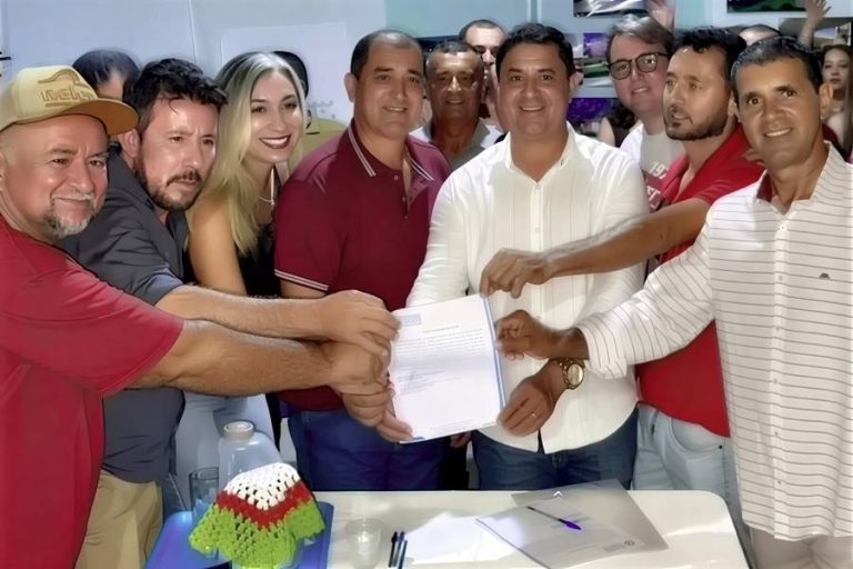 Escola nova muda futuro de comunidade rural após investimento de R$ 1,2 milhão em Malhada de Pedras