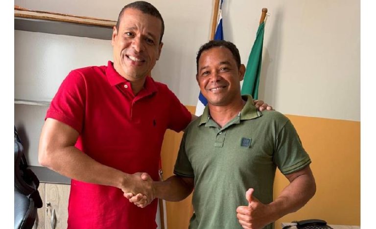 Ex-presidente da Câmara de Malhada adere ao grupo do prefeito Gimmy e mexe no cenário político