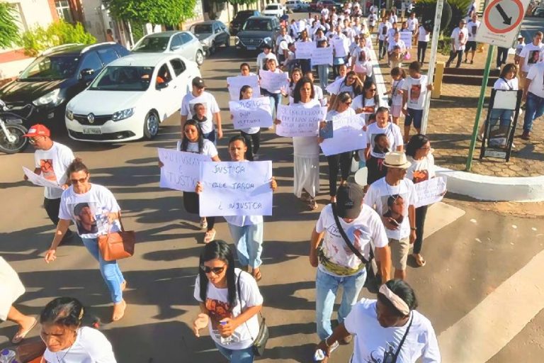 Família cobra justiça em Livramento após acusados seguirem soltos no caso Brenno Caldas