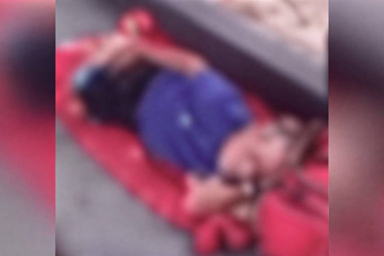 Idoso recém-operado fica no chão após ambulância ser apreendida na BR-101 e cena gera revolta