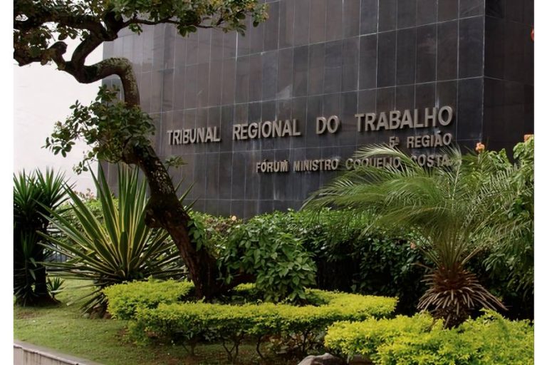 Jornada exaustiva: TRT-BA condena patrões a indenizar doméstica por 64 horas semanais de trabalho