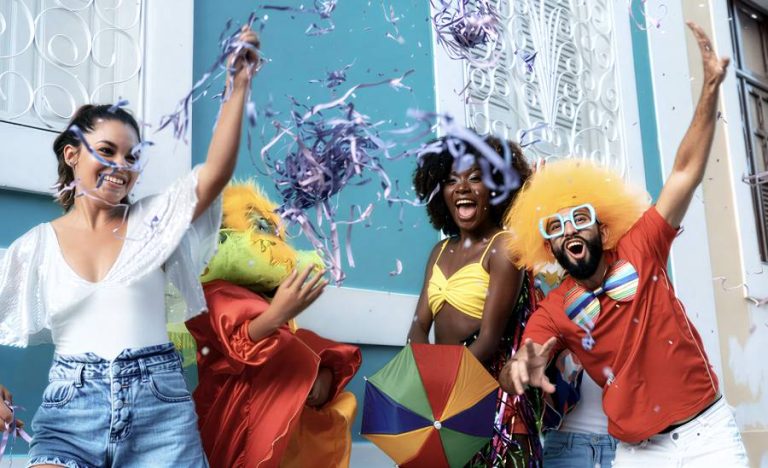 Bloco ‘Doido é Tu’ leva saúde, alegria e clima de carnaval às ruas de Brumado neste sábado