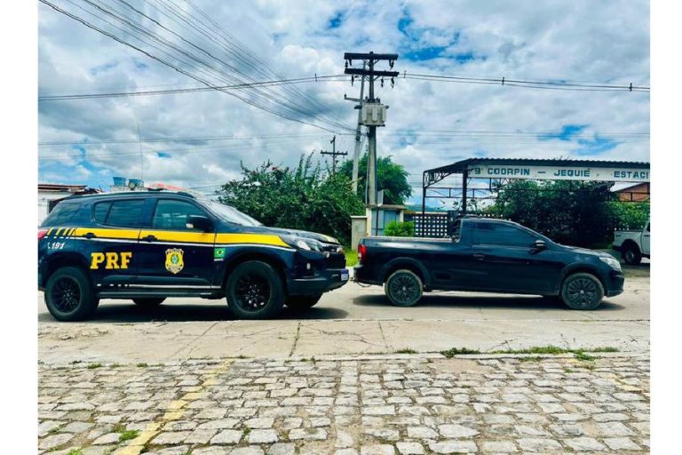 PRF recupera em Jequié carro furtado em MG durante a Operação Rodovida