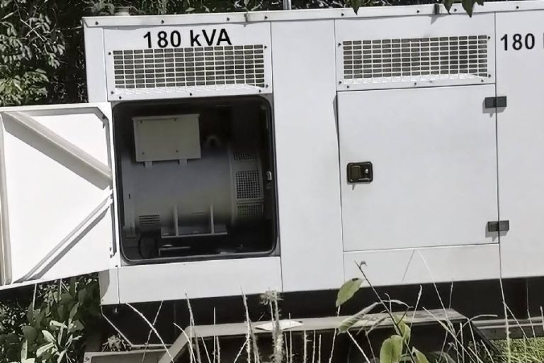 Prefeitura aluga gerador após 72 horas sem água e tenta conter crise em Feira da Mata