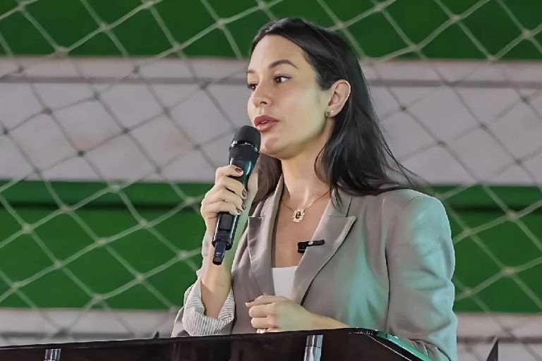 Primeira-dama de Brumado destaca avanços e valorização da educação na Jornada Pedagógica 2026