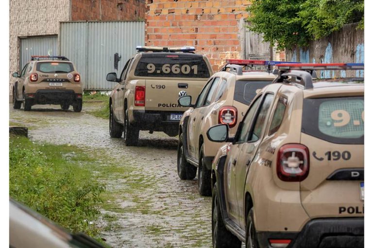 Tiro dentro de escola deixa criança de 8 anos ferida em Lauro de Freitas
