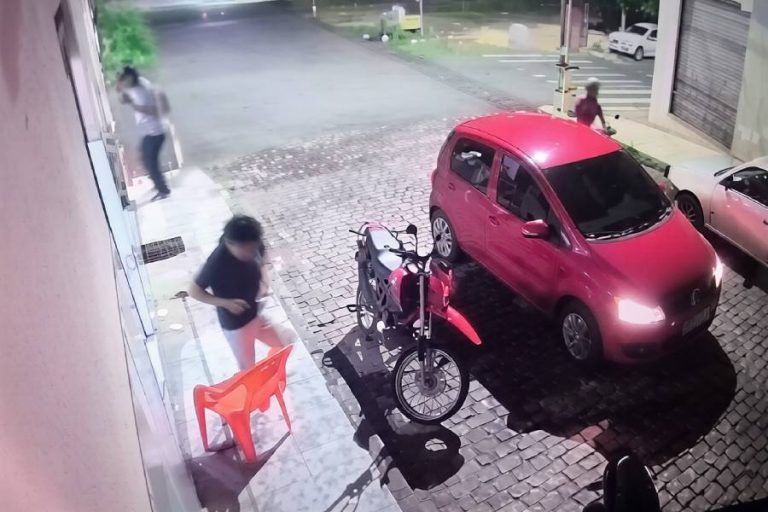 Ataque a tiros em bar deixa homem ferido e assusta moradores em Brumado