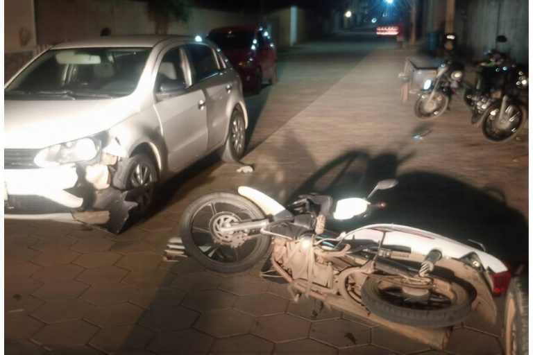 Batida violenta entre carro e moto deixa mulher ferida e criança escapa por pouco de tragédia em Tanhaçu