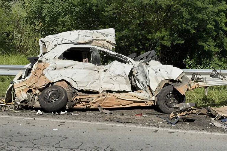 Casal morre em colisão frontal com carreta no sudoeste da Bahia