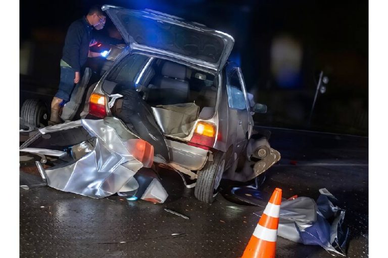 Colisão devastadora mata mulher na hora e deixa motorista entre a vida e a morte em Jequié