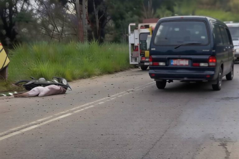 Colisão entre moto e van deixa um morto e outro ferido grave trecho entre Ipiaú e Ibirataia