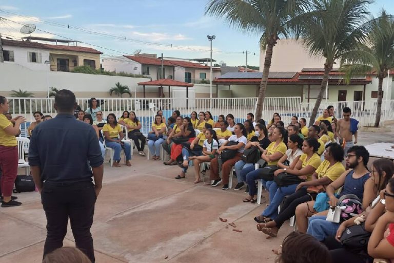 Cuidadores de creches em Brumado anunciam greve por tempo indeterminado a partir de 25
