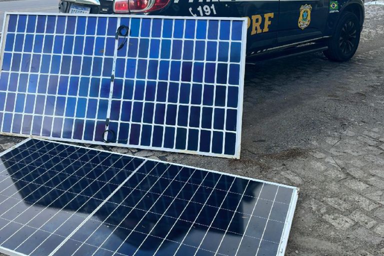 PRF prende homem flagrante furtando carga de caminhão tombado na BR-116