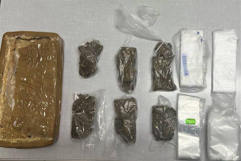 Perseguição policial termina com casal preso e 1 kg de crack apreendido em Cândido Sales