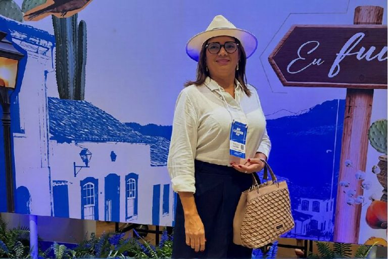 Prefeita de Aracatu participa de encontro em Salvador e reforça articulação por recursos e desenvolvimento