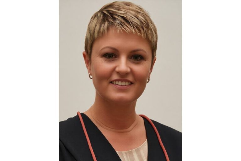 Promotora de Justiça comemora e celebra condenação de réu a 43 anos por homicídio brutal em Brumado