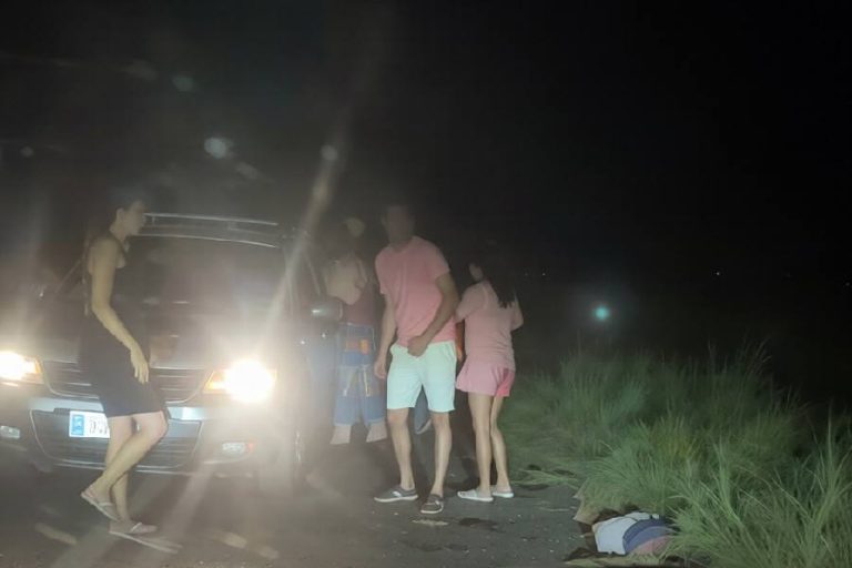 Tentativa de assalto na BA-262 deixa mulher baleada e homem ferido; carro é levado