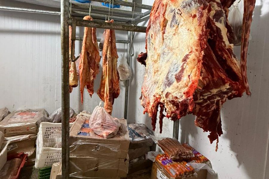 Adab apreende mais de 1 tonelada de carne irregular em ações no sudoeste da Bahia