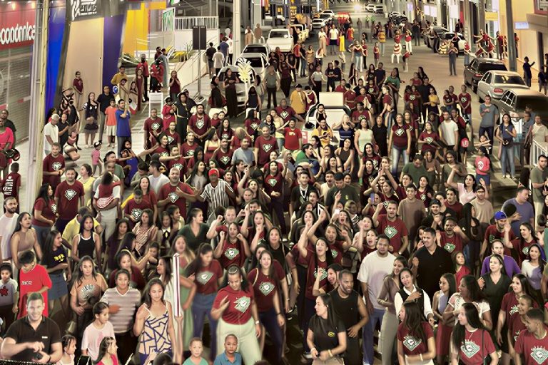 Caminhada para Jesus reúne multidão e marca noite histórica mesmo com chuva em Brumado