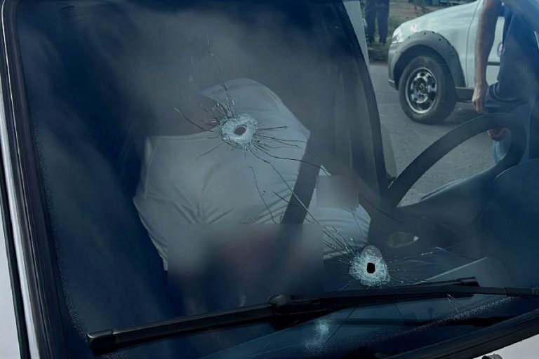 Homem é morto a tiros dentro de Fiorino no anel viário de Vitória da Conquista
