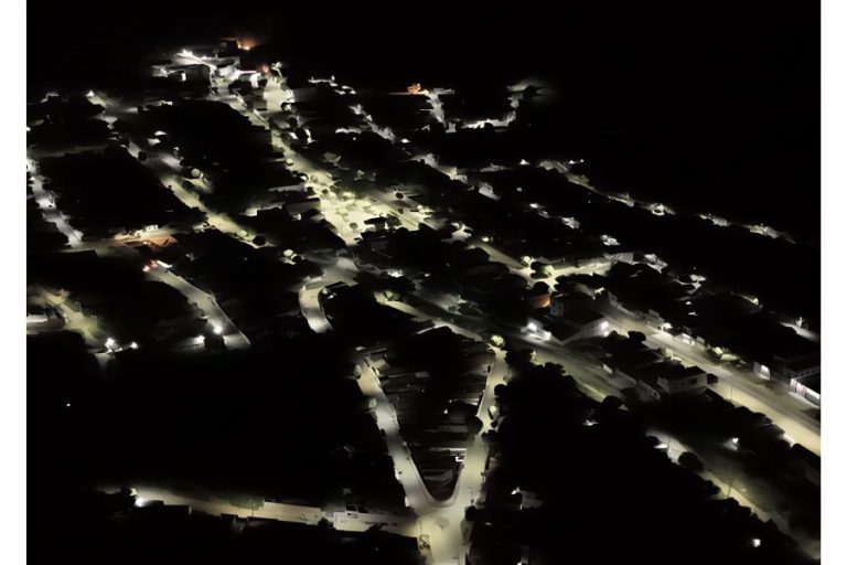 Iluminação 100% LED chega a bairro e promete mais segurança e economia em Brumado