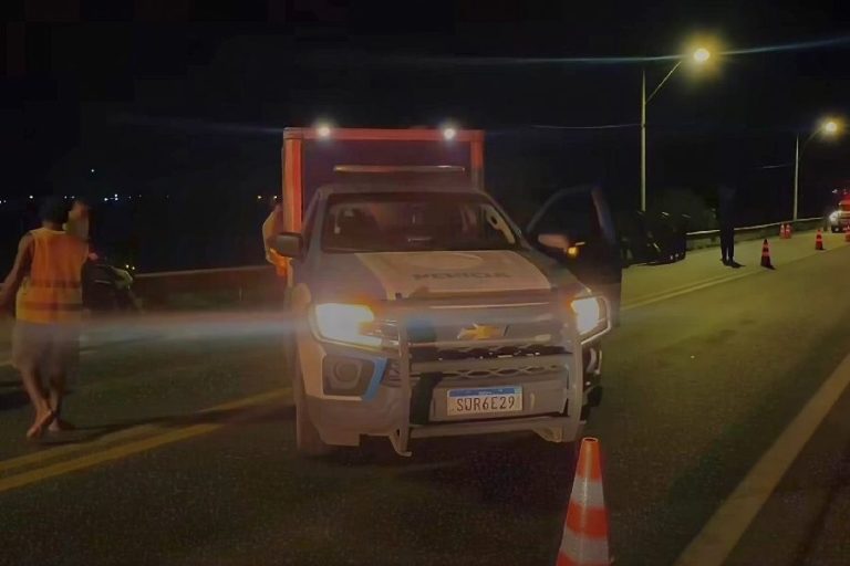 Motociclista morre após ser arrastado por carreta na BR-116 em Jequié