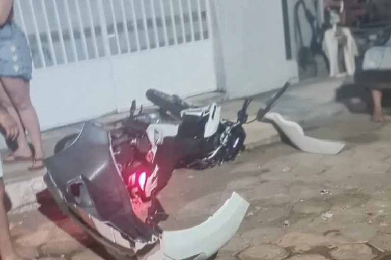 Motociclista fica gravemente ferido após colisão com carro em via movimentada de Brumado