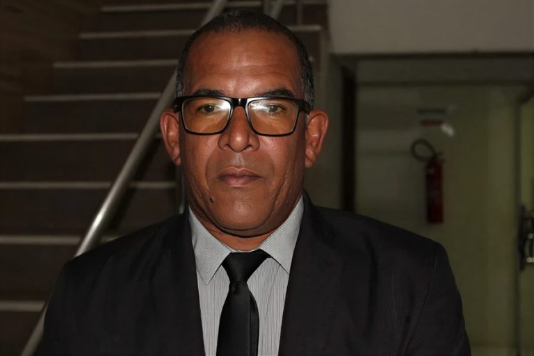 Vereador diz que salário de R$ 13 mil não dá para feira e revolta moradores em Brumado