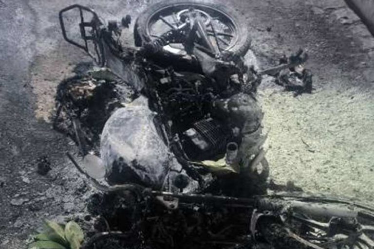 Homem tem moto incendiada após negar R$ 5 a suspeito em Urandi