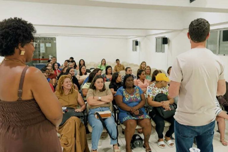 Prefeitura de Brumado reúne diretores e apresenta avanços da educação municipal