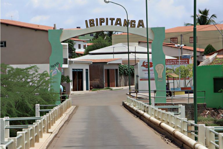 Pais questionam transporte escolar em Ibipitanga e secretaria responde denúncias