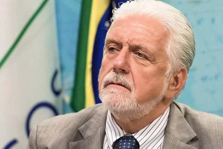 Jaques Wagner admite relação com ex-sócio do Banco Master e cita reclamação a Lula sobre ação da PF