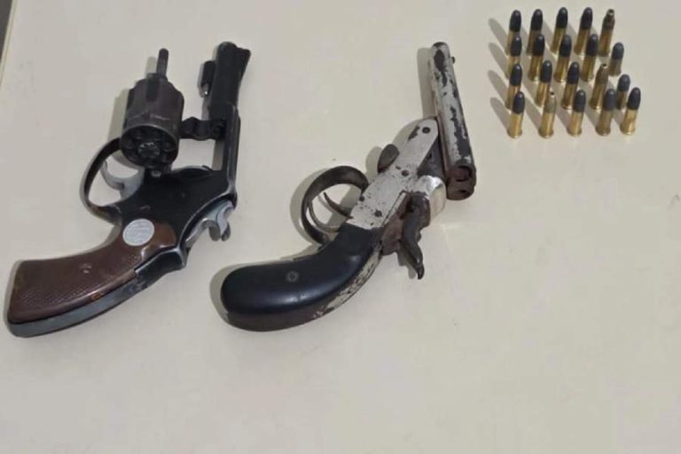CIPE Sudoeste apreende armas e munições após fuga de suspeitos em Paramirim