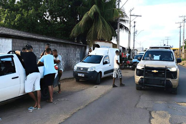 Entregadores protestam em Carinhanha após encerramento de operações e cobram pagamentos atrasados