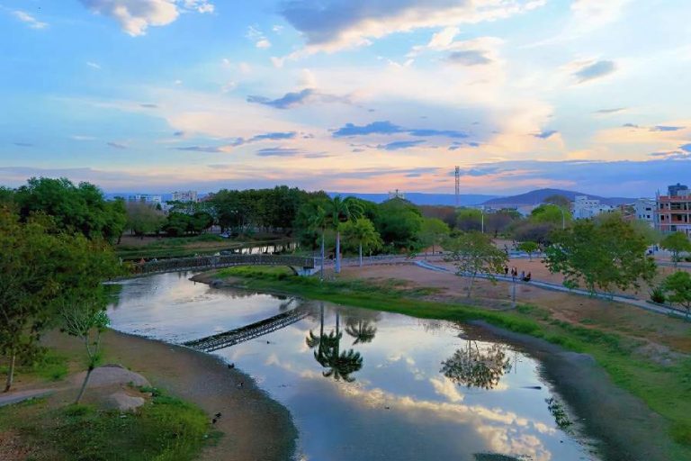 Feira orgânica movimenta Parque da Cidade de Guanambi com alimentos frescos e produtos artesanais